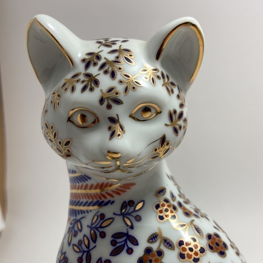 Vintage Cat Figurine Japanese Imari Neko Floral Hand painted Porcelain Decor - Picture 2 of 10